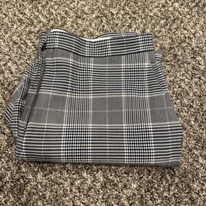 Women’s size 10 H&M black white plaid pants